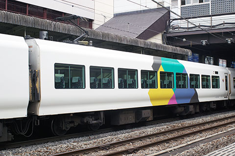 モハE257-1004