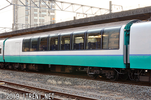 サハ251-4