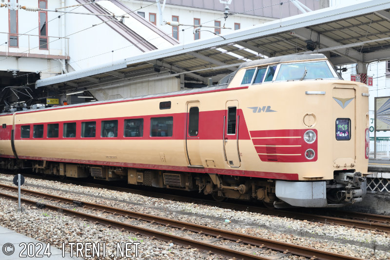 381系特急形直流電車｜「やくも」編成